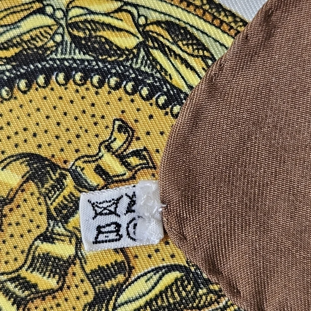 Hermès Paris Vintage Grand Apparat Silk Scarf 90 in Cream and Brown - Picture 13 of 16